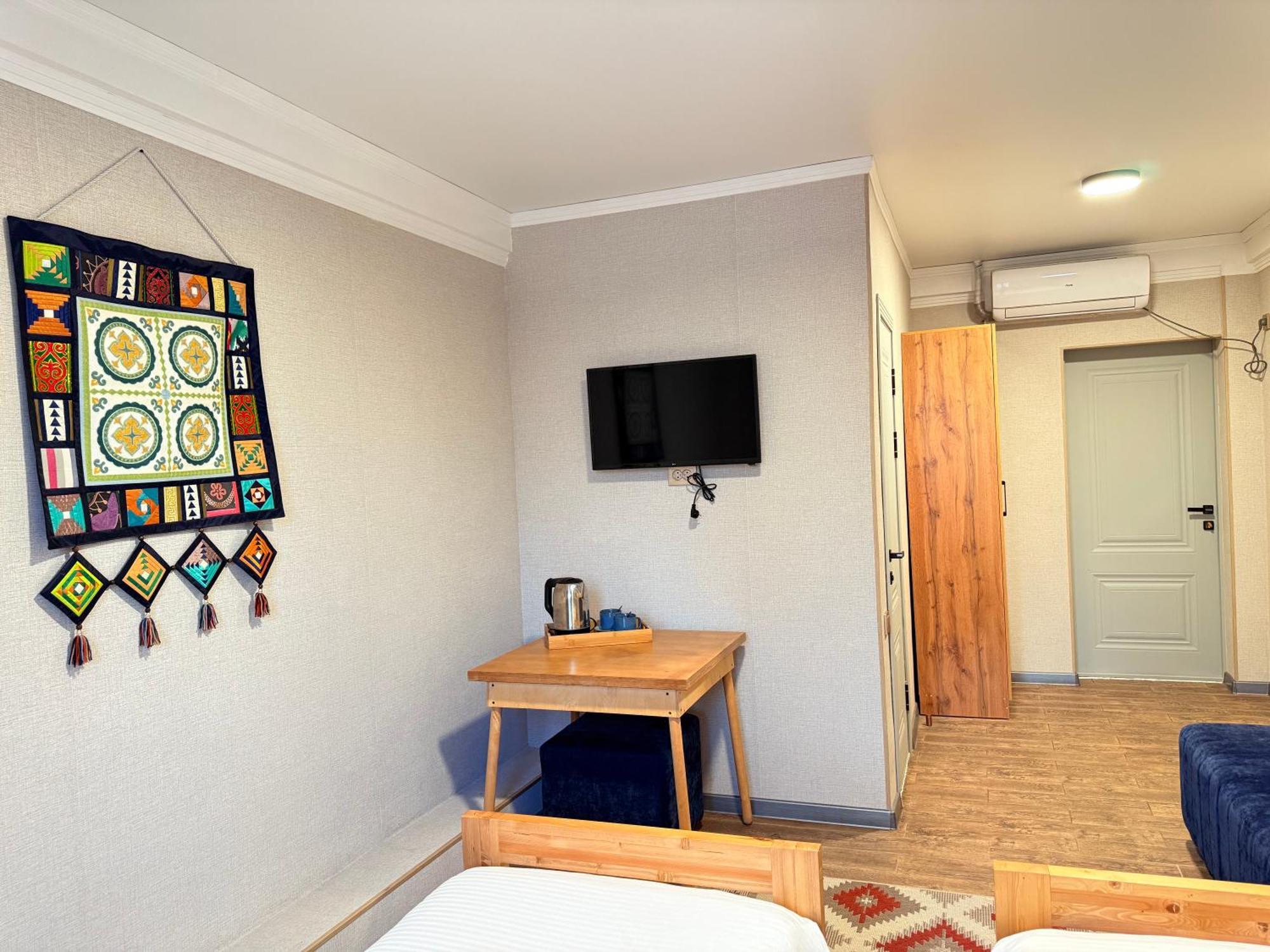 Salamat Hotel Bishkek Exterior photo