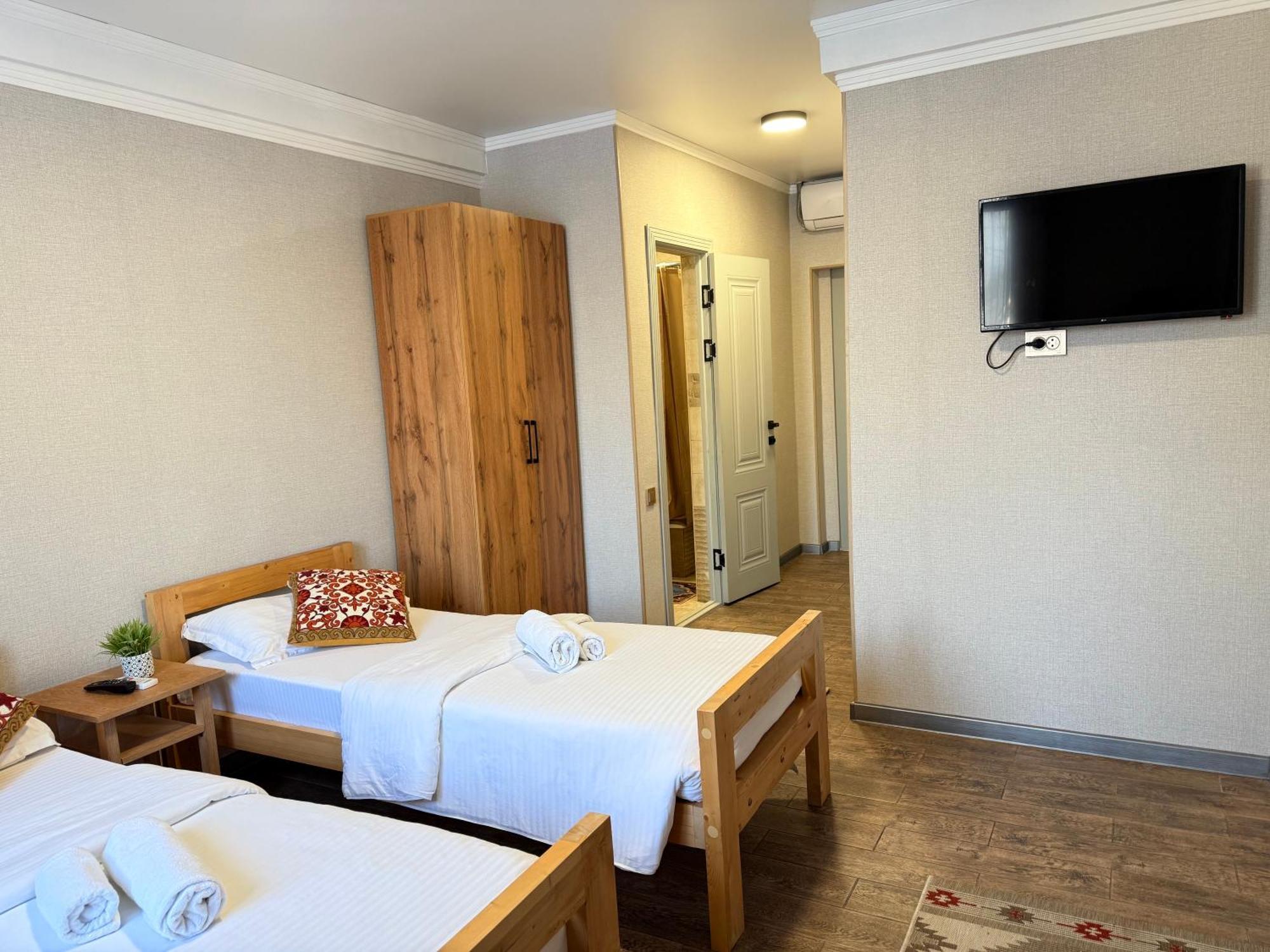 Salamat Hotel Bishkek Exterior photo